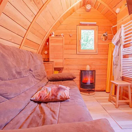 La Pom De Pin Holiday home